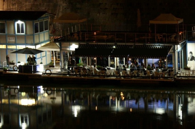 Barcone sul Tevere
